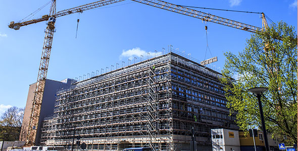 面对复杂地形如何选择合适的吊篮？